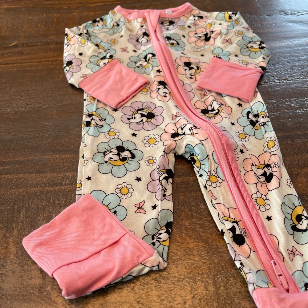 Minnie Mouse sleeper - Picture 3 of 3